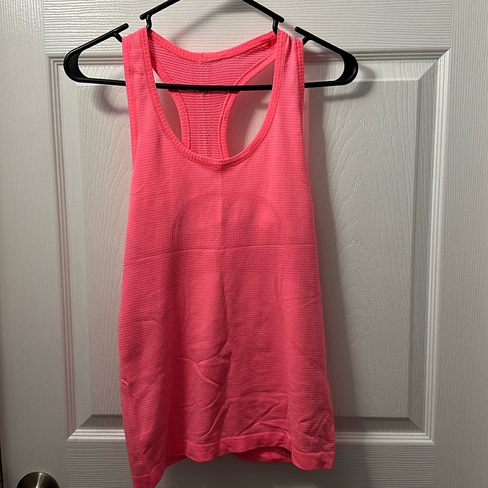 Lululemon top